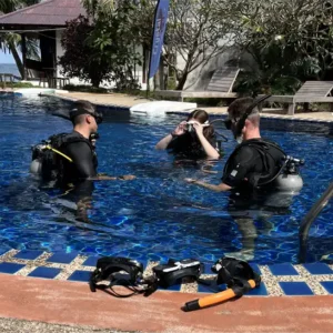 Basic Diver Experience in the pool at Crystal Dive Koh Tao