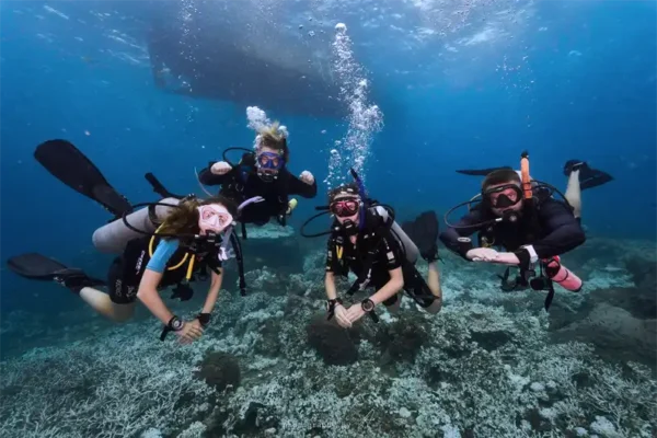 Advanced Adventurer Course students from Crystal Dive
