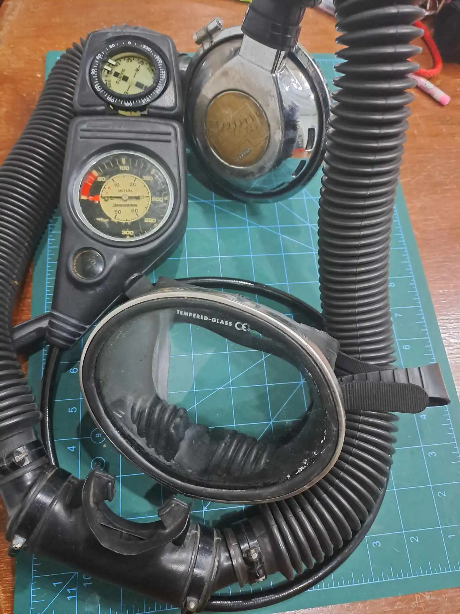 Retro SCUBA Regulators and Gauge
