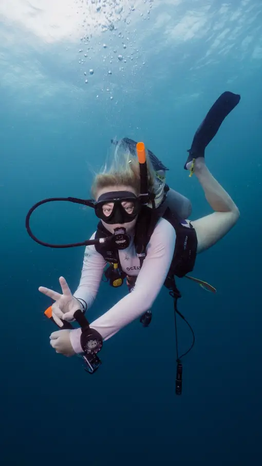 Crystal Dive Shop Peace Sign Diver Koh Tao Thailand
