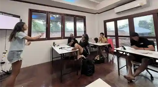 SSI training centre on Koh tao classroom presentation