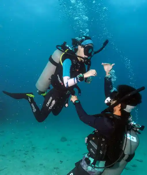Practicing buoyany on the scuba skills improvement course at Crystal Dive