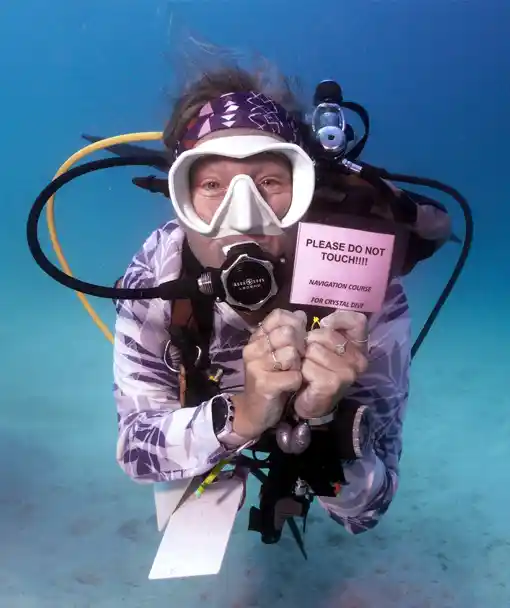 Diver with underwater marker on the underwater navigation specialty course thailand