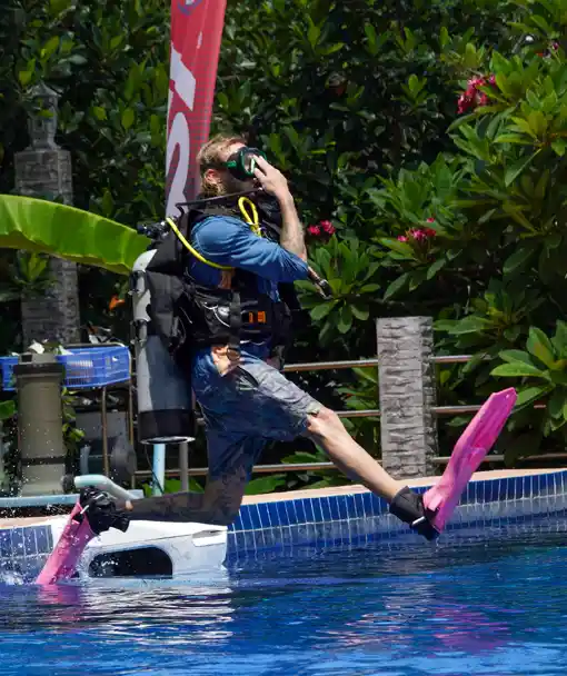 Dive Instructor Course Koh Tao Students training Deep Water Entries