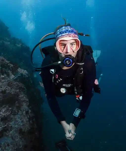 SSI Divemaster Lifestyle Candidate fun diving around White Rock near Koh Tao Thailand