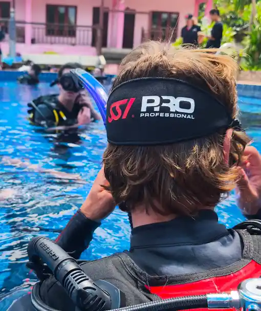 SSI Divemaster participating in a dive skills workshop