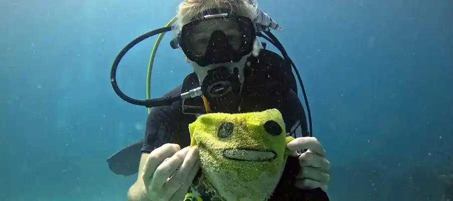 chronicles emma trash hero underwater Ocean conservation in Thailand