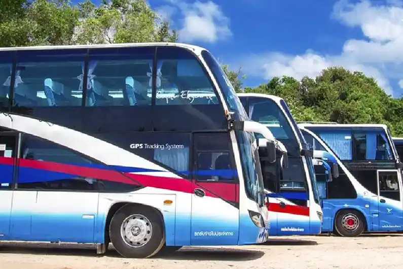Lomprayah bus that goes from bangkok to Koh Tao travel guide