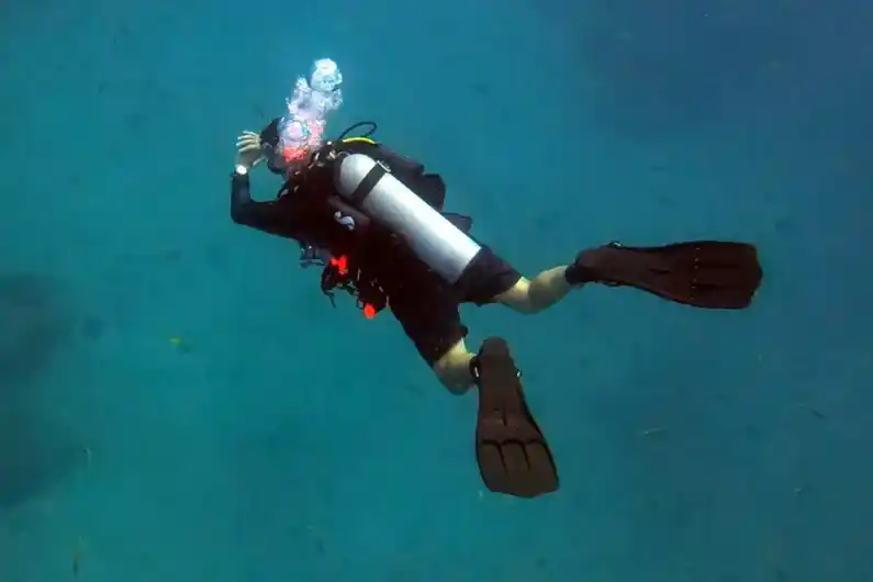Crystal Dive Decompression Diver Course Thailand Student in Open Water Koh Tao