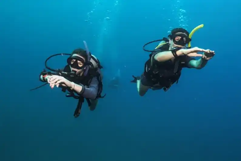 Crystal Dive Scuba Diver Course Girls Underwater Diving Koh Tao Thailand