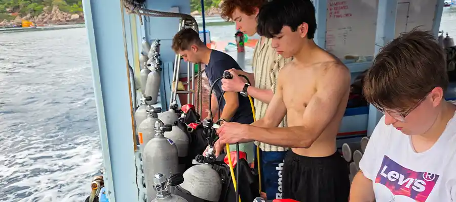 chronicles how to start diving setup Beginner diving course with Crystal Dive Koh Tao